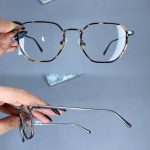 عینک فریم کائوچویی زاویه دار پلنگی    010101603