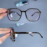 عینک فریم کائوچویی زاویه دار پلنگی    010101696