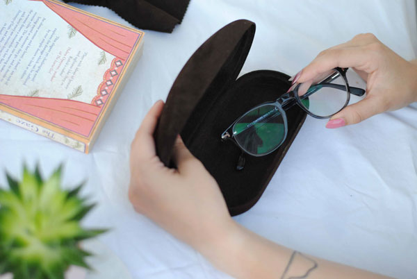 نگهداری از عینک 